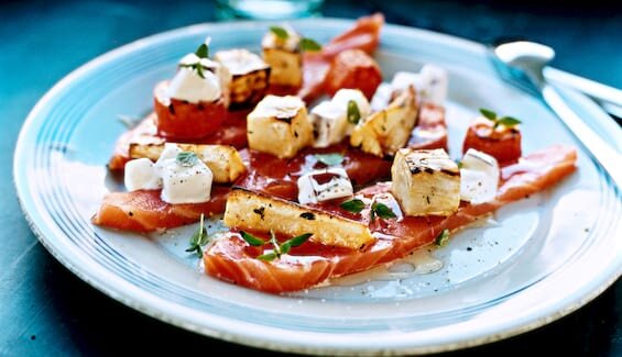 غرافلاكس السلمون مع العسل والخضروات الجذرية