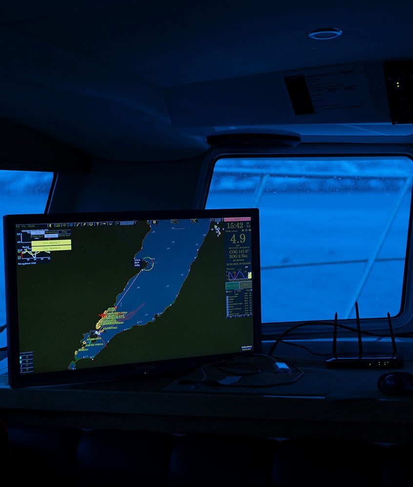 جهاز عرض نظام تحديد المواقع عالمياً (GPS) في قمرة القيادة